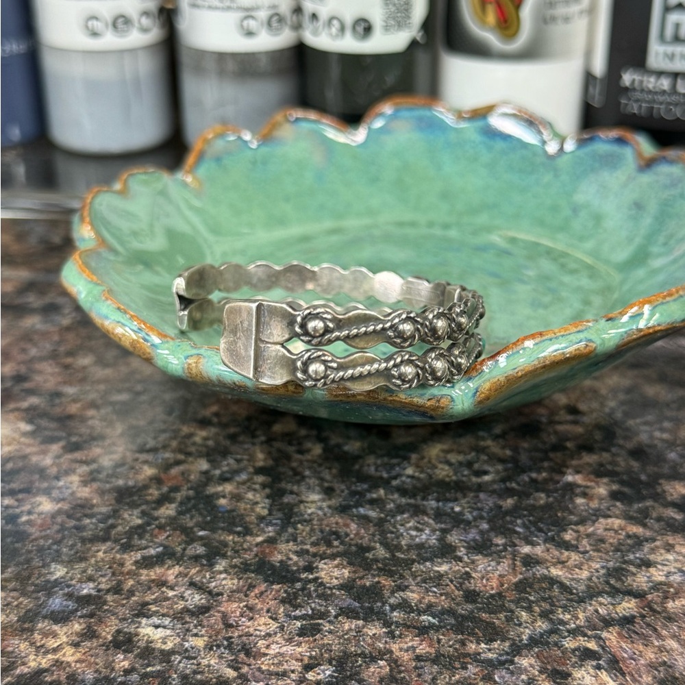 Royston turquoise vintage snake eye sterling arrow cuff bracelet - Picture 3 of 6